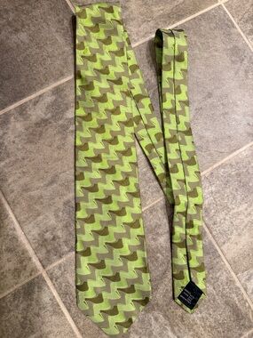 Authentic Gucci neck-Tie for men Gucci suits Italian made